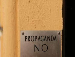 Apa Itu Propaganda? Pahami Definisi, Sejarah, dan Cara Melawannya di Tengah Krisis Informasi