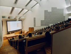 Mengupas Tuntas Peran Dekan: Bukan Sekadar Jabatan, Tapi Nahkoda Masa Depan Kampus!