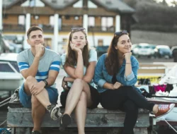 Pura-pura Kaya? Ini Cara Milenial Mengelola Ekspektasi Sosial Tentang Kekayaan