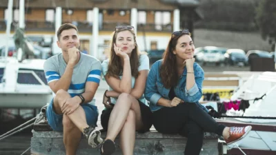 Pura-pura Kaya? Ini Cara Milenial Mengelola Ekspektasi Sosial Tentang Kekayaan