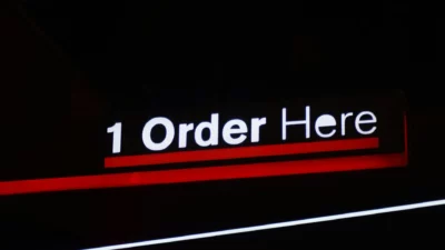 MOQ Itu Apa Sih? Ternyata Ini Alasan Kenapa Bisnismu Wajib Tahu