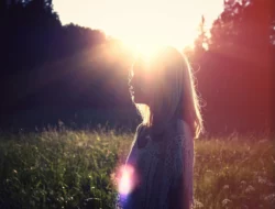 Jangan Cuma Fokus Satu Masalah: Kenali Holisme, Cara Pandang yang Bikin Hidup Lebih Bijak