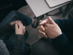 Cara Membangun Empati Tanpa Bicara, Tindakan yang Menjawab