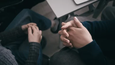 Cara Membangun Empati Tanpa Bicara, Tindakan yang Menjawab