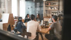 Kenapa Gen Z Cepat Resign? Ini Alasan Utama Mereka Pindah Kerja