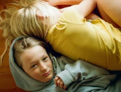 Jangan Biarkan Anak Jadi Orang Tua, Mengenal Bahaya Pola Asuh Terbalik