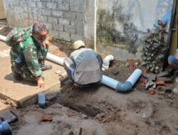 Sinergi TNI dan Warga Ampenan Tengah Wujudkan Lingkungan Bersih