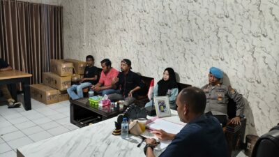 ALIANSI MASYARAKAT NGGAHI RAWI PAHU (AMARAH) GELAR HEARING DI POLRES DOMPU TERKAIT PENANGANAN KASUS PENGERUSAKAN RUMAH WARGA