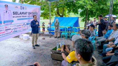Bank Mandiri Bersama FWE NTB Tebar Benih Ikan di Lombok Barat.