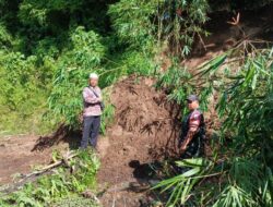 Babinsa Gerak Cepat Cek Longsor di BTN Dopang