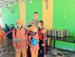 Bhabinkamtibmas Labuhan Alas Monitor Pendistribusian Makanan Bergizi ke 8 Sekolah