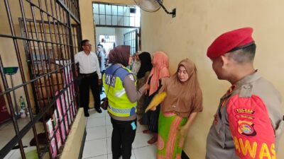 Tingkatkan Kewaspadaan, Polres Bima Kota Gelar Pemeriksaan dan Penggeledahan di Rutan Polres