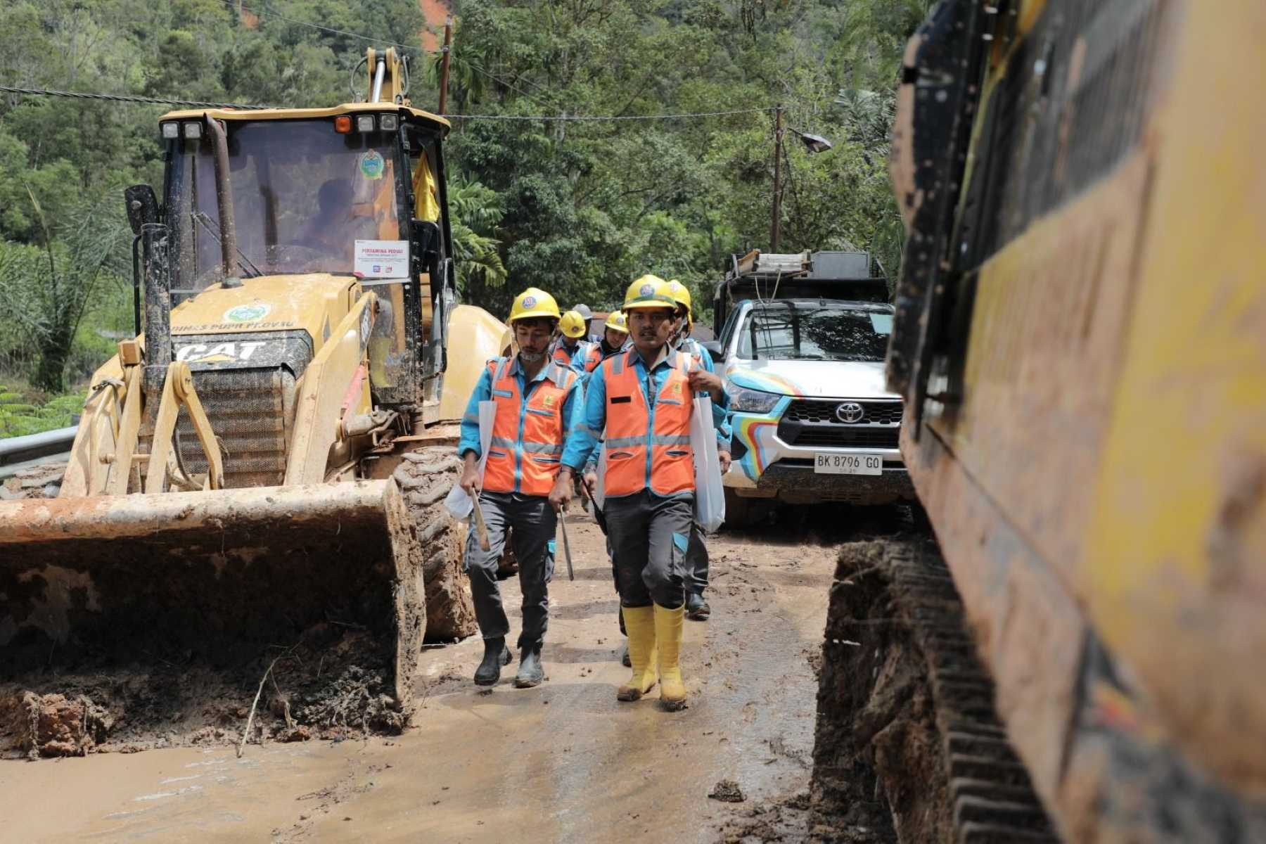 PLN Tuntaskan Pemulihan Kelistrikan Sumut 100 Persen! Listrik Kembali Menyala.