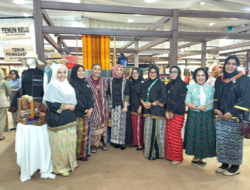 Semarak HUT ke-80 Persit, Persit KCK Rem 162 Udayana Promosikan Budaya NTB di Kartika Expo