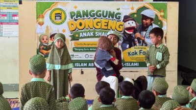 TK Islam Abu Abdillah Al Islami Menggelar Panggung Dongeng Anak Shalih.