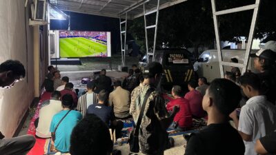 Seru! Polsek Kediri Gelar Nobar World Cup 2026 Bareng Warga