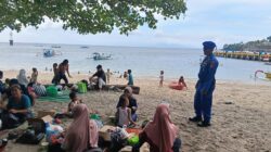 Polisi Imbau Wisatawan Senggigi Waspada Cuaca dan Awasi Anak
