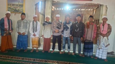 “Polisi Dakwah” Bhabinkamtibmas Polsek Soromandi Polres Bima Kabupaten Jadi Khatib Sholat Jum,at