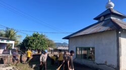 Bhakti Religi, Hari Bhayangkara ke-80 Polsek Tambora Bersihkan Mushola Al- Ikhlas di Desa Labuhan Kananga