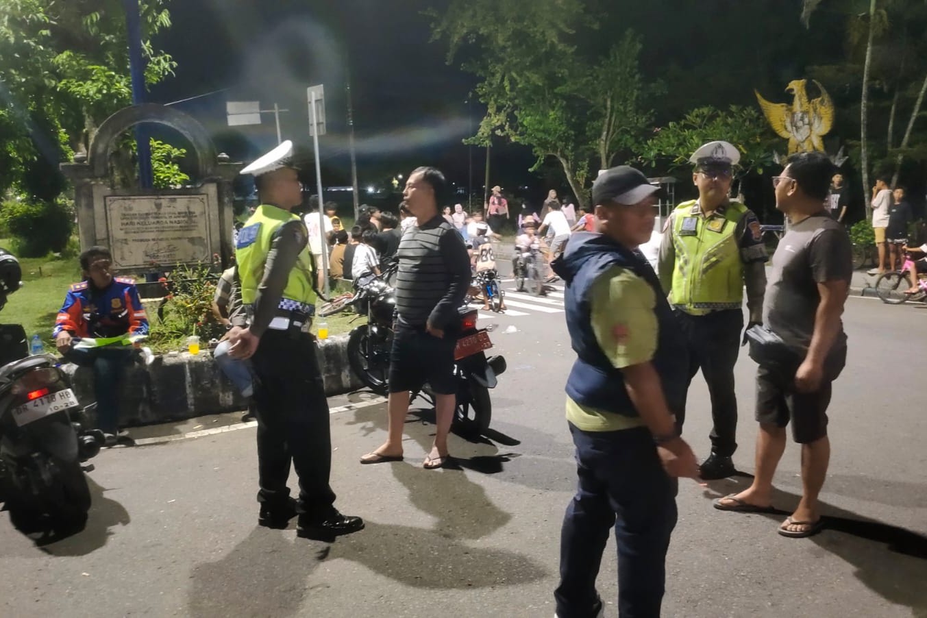 Kawasan Bundaran Penas Lombok Barat Dijaga Ketat Personel Gabungan