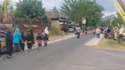 Nyongkolan Segara Katon Aman: Polsek Gangga Kawal Tradisi 150 Pengiring*