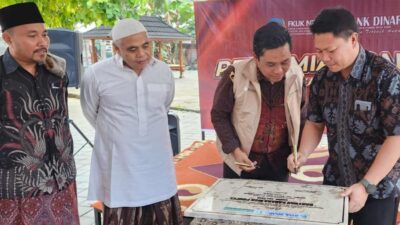 Bank Dinar Bangun MCK Santriwati di Ponpes Al Amin Lobar
