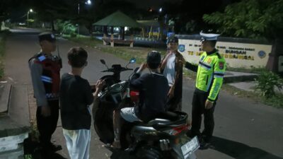 Kapolsek Bayan Hadiri Penerimaan Mahasiswa KKN PMD Universitas Mataram di Desa Sukadana