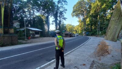 Sat Lantas Polres Lombok Utara Gelar Strong Point Pagi, Atur Arus dan Tertibkan Pelanggar