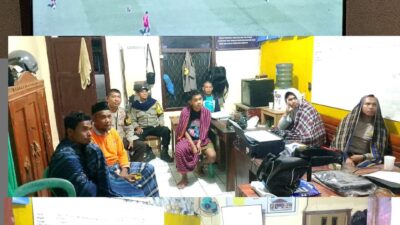 Pererat silaturahmi Bersama Masyarakat, Polsek Woha Gelar Nobar Final Piala 2026
