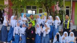Gandeng Pelajar SMAN 1 Sekotong, Satlantas Polres Lombok Barat Perkuat Edukasi Kamseltibcar Lantas Sejak Dini