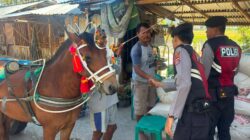 Patroli KRYD Humanis, Satsamapta Polres Bima Kabupaten Imbau Warga Jaga Kondusifitas Kamtibmas dan Bantu Angkat Padi Petani