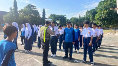 Bangun Kesadaran Tertib Berlalu Lintas Sejak Dini, Satlantas Polres Lombok Barat Bina PKS SMPN 1 Labuapi