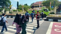 Polsek Gangga Laksanakan Gatur Lantas “Rawan Siang” di Jalan Raya Kecamatan Gangga