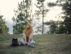 Analisis Psikologis Alasan Seseorang Lebih Suka Menyendiri dalam Keseharian