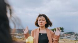 Ilustrasi zodiak dan kepribadian yang mengungkap sisi gelap tersembunyi.