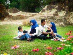 Gadget Jauhkan Hati? Waspada Dampak Ngeri Komunikasi Keluarga Ini!
