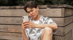 Gawat! Ini Alasan,dampak fenomena fomo Bikin Gen Z Sering Cemas Sendiri