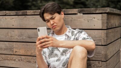 Gawat! Ini Alasan,dampak fenomena fomo Bikin Gen Z Sering Cemas Sendiri