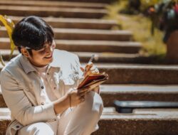 Gelisah Terus? Coba Menulis Jurnal Biar Hati Tenang