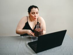 Kenapa Alasan Kebiasaan Impulsif Belanja Online Sulit Dihentikan