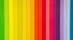 Ilustrasi psikologi warna mempengaruhi emosi dan keterikatan perasaan seseorang.