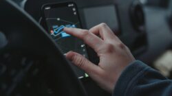 Kenapa Mobil Baru Tanpa Pemutar CD?