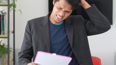 Yuk, kenali fenomena "pintar tapi bodoh" lewat Jebakan Batara Guru yang bikin kita sering geleng-geleng kepala!