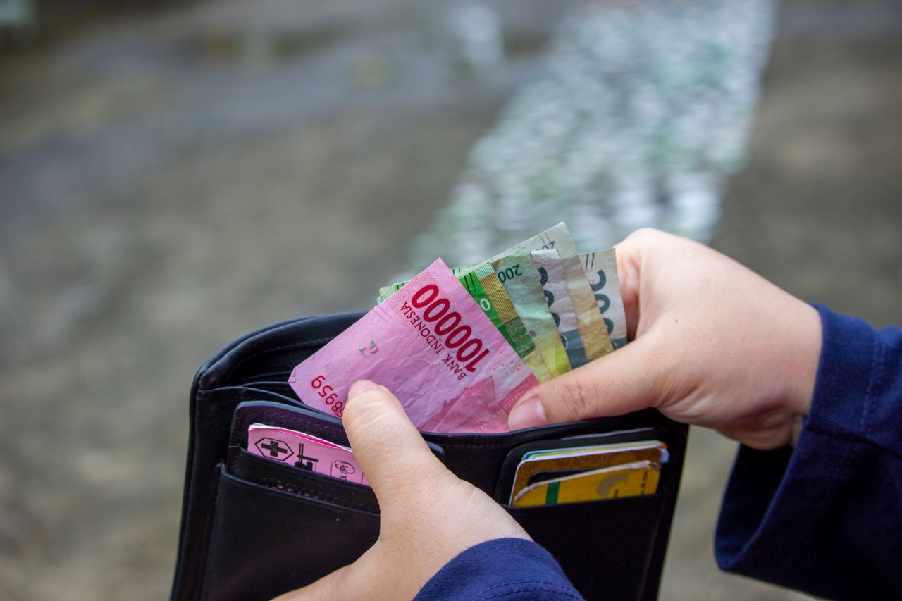 Yuk, intip trik gokil atur keuangan rumah tangga dengan Gaji 2 juta supaya tetap tenang dan anti boncos!