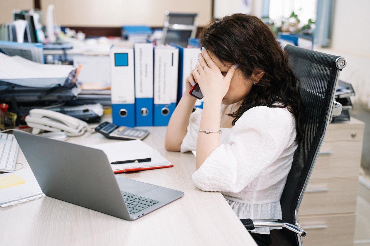 Yuk, temukan berbagai cara efektif mengatasi burnout agar harimu di kantor kembali produktif dan menyenangkan!