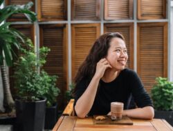 Ini Dia Gaya Hidup Perempuan Usia 40 Tahun ke Atas yang Bikin Suami Makin Lengket dan Awet Muda
