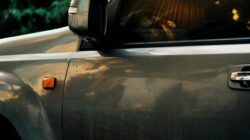 Jangan Asal Lap! Begini Rahasia Perawatan Mobil saat Kena Debu Vulkanik Biar Cat Tetap Mulus