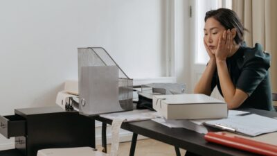 Faktor Penyebab Burnout di Lingkungan Kerja