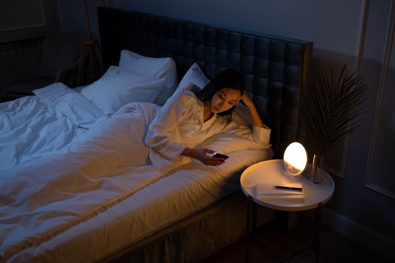 Yuk, temukan berbagai cara mengatasi insomnia tanpa obat yang mudah dicoba agar malammu lebih nyenyak!