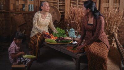 Yuk, lestarikan bahasa daerah agar identitas kebudayaan bangsa kita tetap hidup di era modern ini!